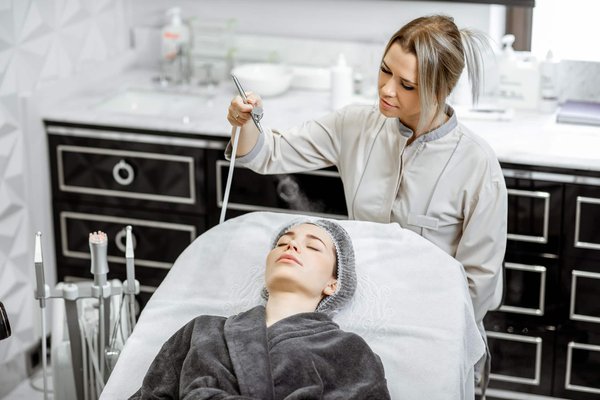 Comment utiliser la reconnaissance faciale de manière sécurisée sur un iPhone 12 Mini ?